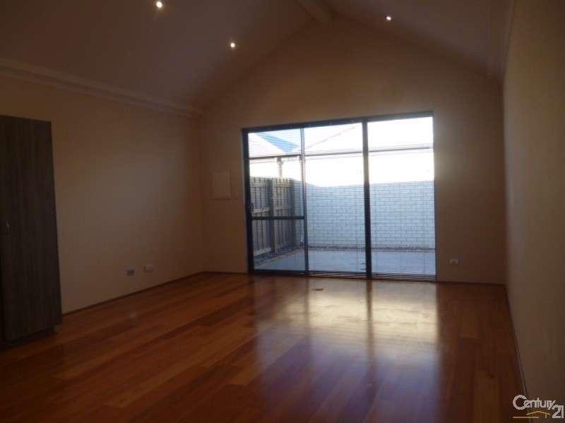 17 Riverland Drive Ellenbrook, Ellenbrook WA 6069