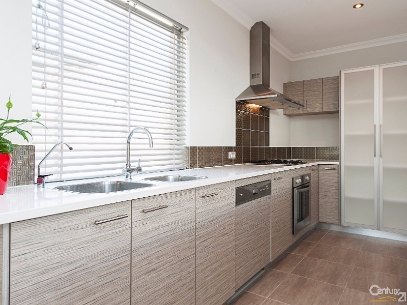 19 Bundaleer Ave, Ellenbrook WA 6069