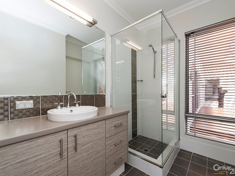 19 Bundaleer Ave, Ellenbrook WA 6069