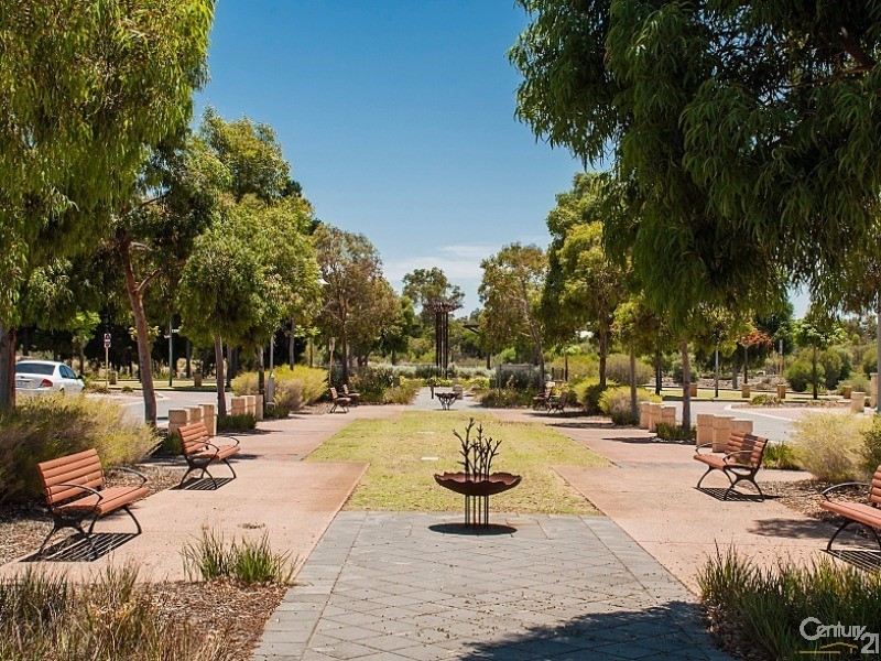 19 Bundaleer Ave, Ellenbrook WA 6069