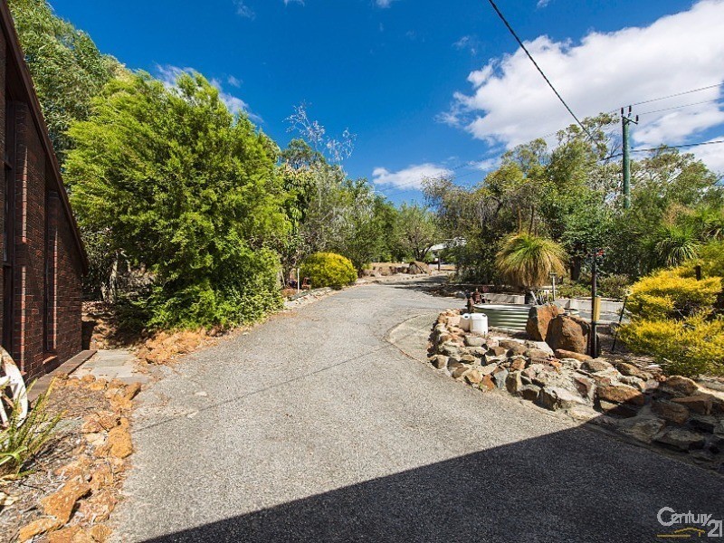 18 Robinson Road, Darlington WA 6070