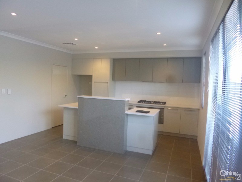 28 LAGO PROMENADE, Aveley WA 6069