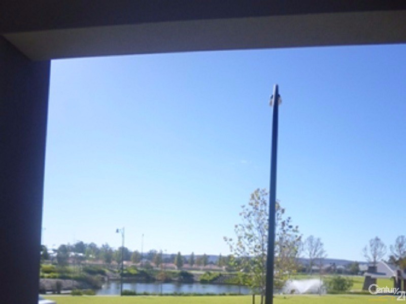 28 LAGO PROMENADE, Aveley WA 6069