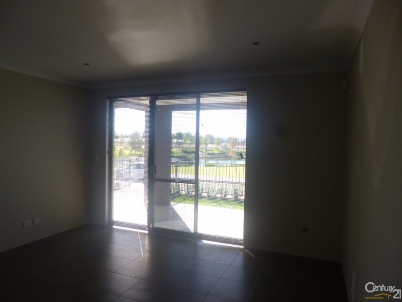 28 LAGO PROMENADE, Aveley WA 6069