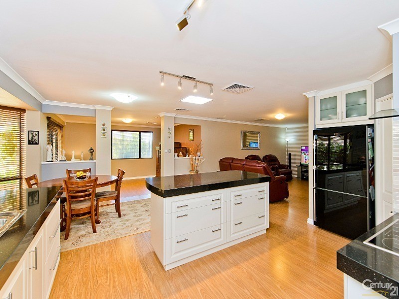 10 Blackwood Rise, Ellenbrook WA 6069