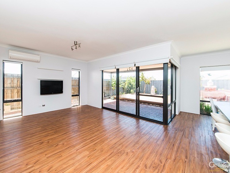 99 Lomas Cir, Ellenbrook WA 6069