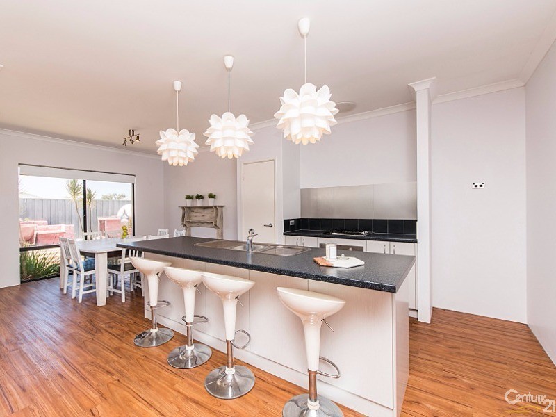 99 Lomas Cir, Ellenbrook WA 6069