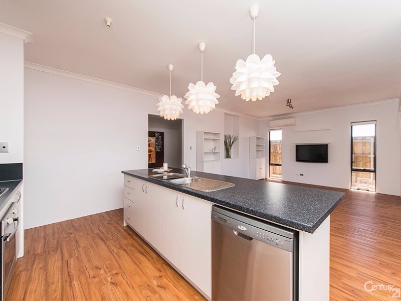 99 Lomas Cir, Ellenbrook WA 6069