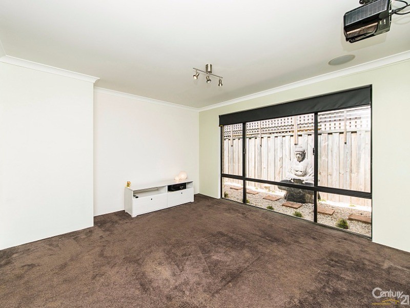 99 Lomas Cir, Ellenbrook WA 6069
