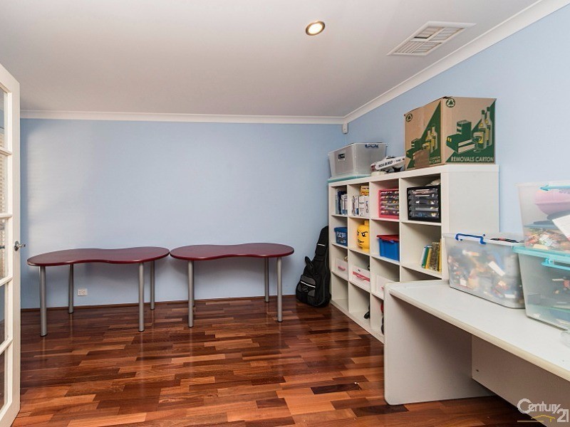 2 Welara Circle, Henley Brook WA 6055