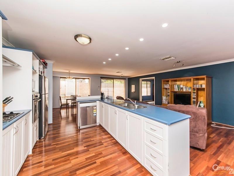 2 Welara Circle, Henley Brook WA 6055