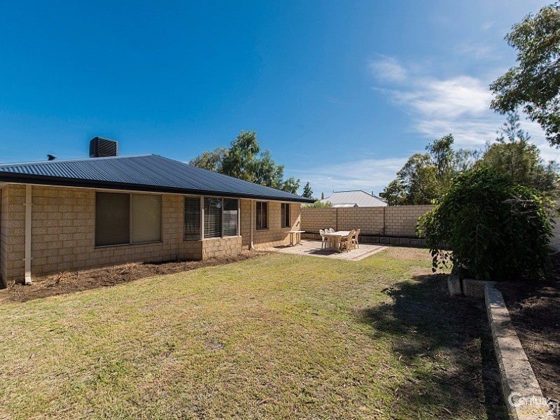 2 Welara Circle, Henley Brook WA 6055