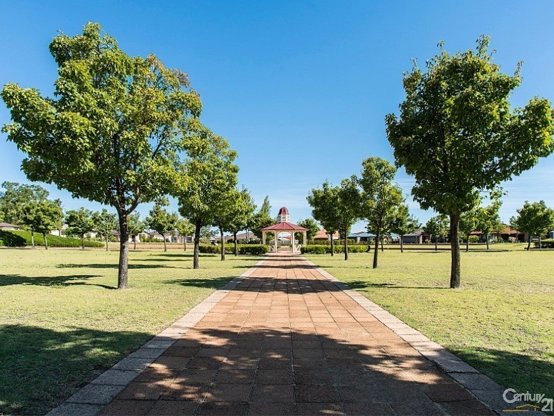 2 Welara Circle, Henley Brook WA 6055