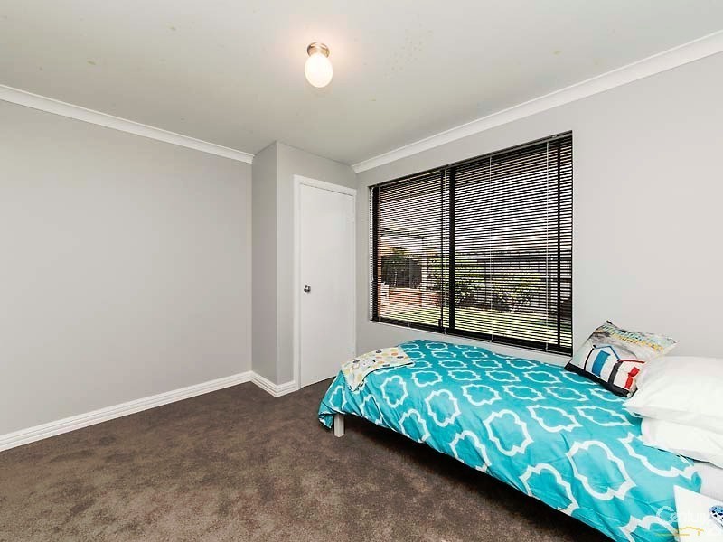 17 Riverina Drive, Ellenbrook WA 6069