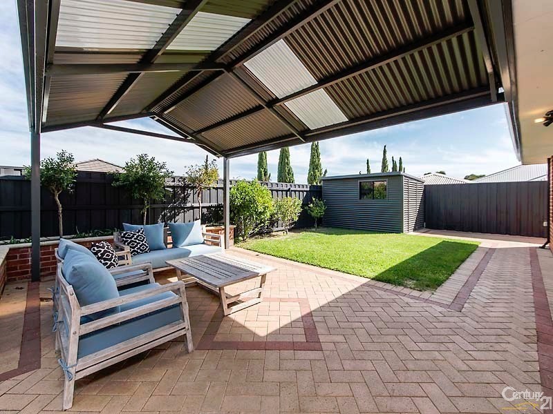 17 Riverina Drive, Ellenbrook WA 6069