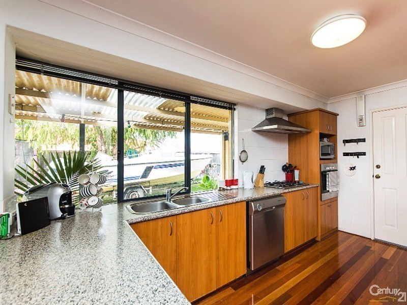 8 Lacebark Ct, Ellenbrook WA 6069