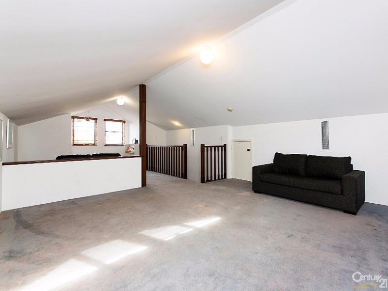 8 Lacebark Ct, Ellenbrook WA 6069