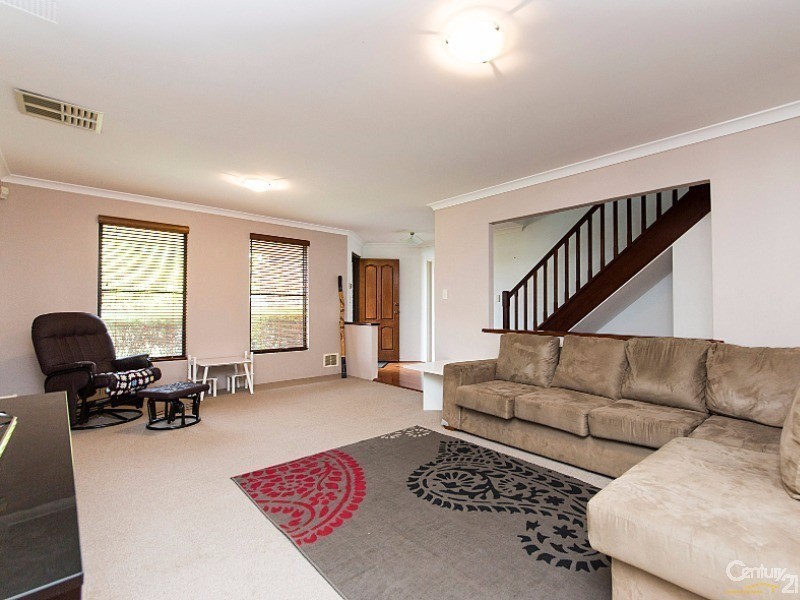 8 Lacebark Ct, Ellenbrook WA 6069