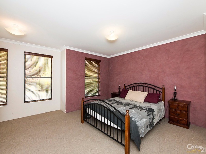 8 Lacebark Ct, Ellenbrook WA 6069