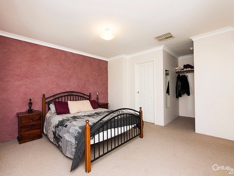 8 Lacebark Ct, Ellenbrook WA 6069