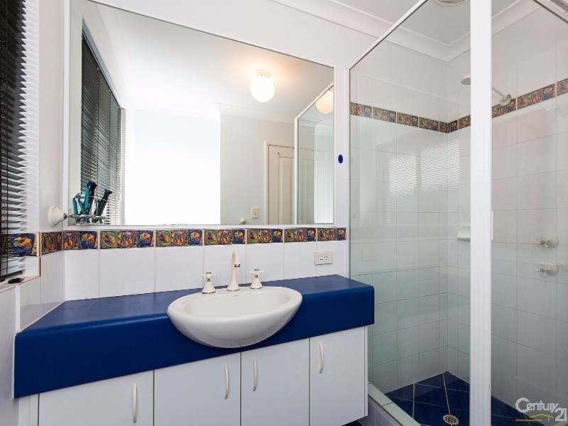 8 Lacebark Ct, Ellenbrook WA 6069