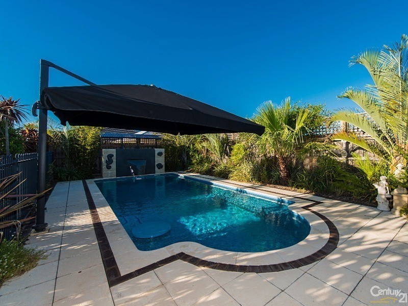 8 Moseley Drive, The Vines WA 6069