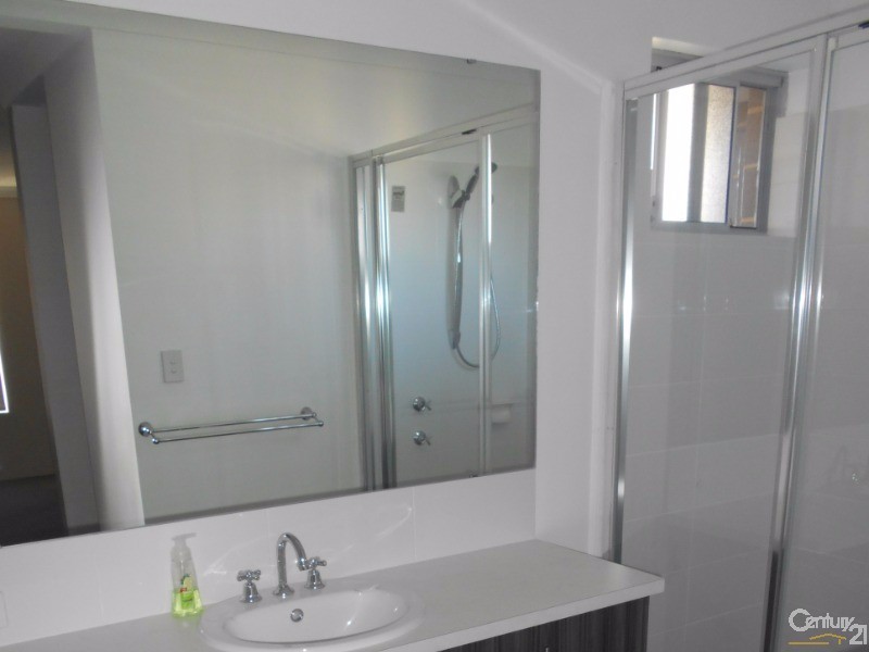 16 Rivington Entrance, Aveley WA 6069