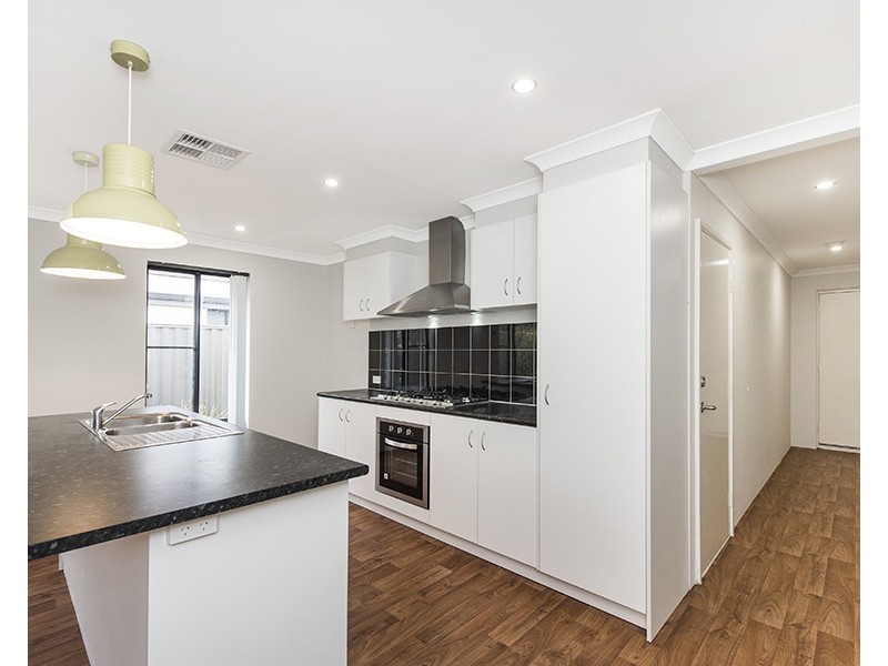 22 Holdsworth Avenue, Aveley WA 6069