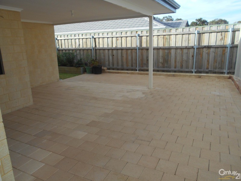 5 Emms Green, Ellenbrook WA 6069