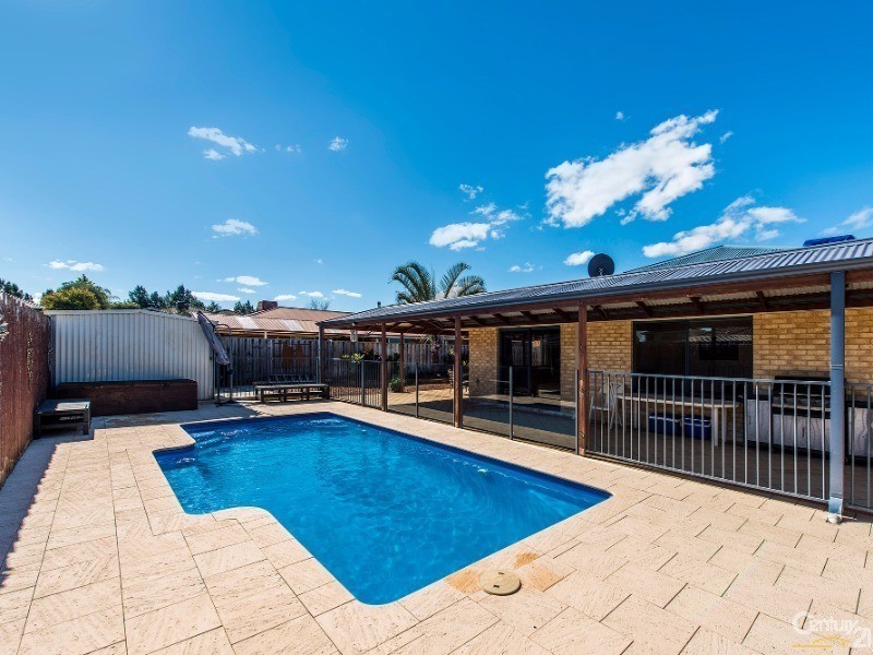 15 Eriskay Terrace, Henley Brook WA 6055
