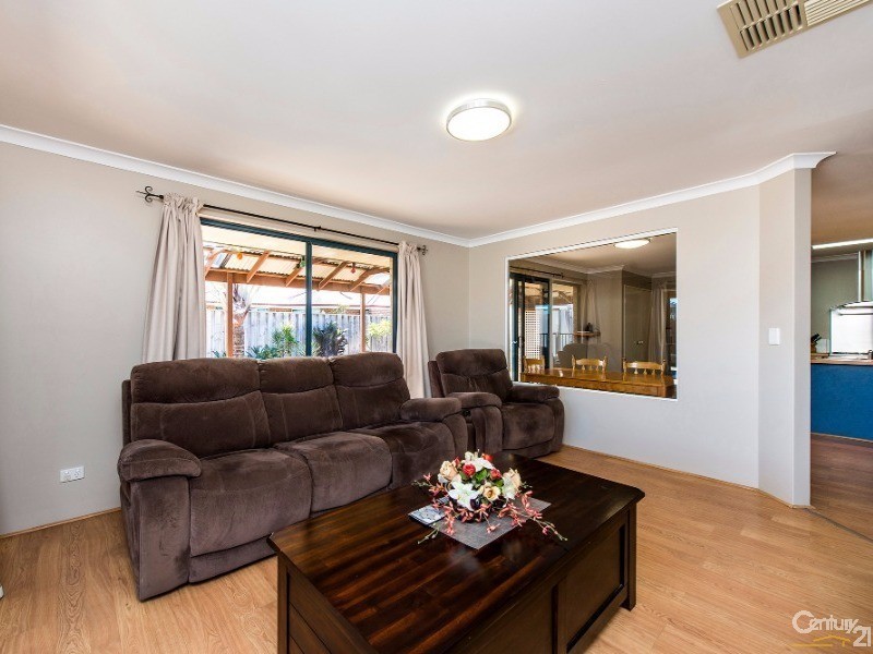 15 Eriskay Terrace, Henley Brook WA 6055