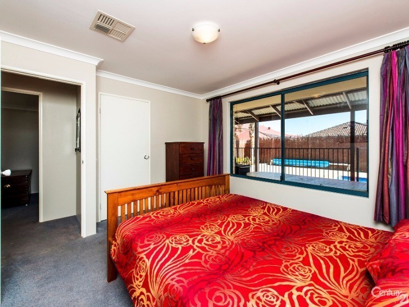 15 Eriskay Terrace, Henley Brook WA 6055