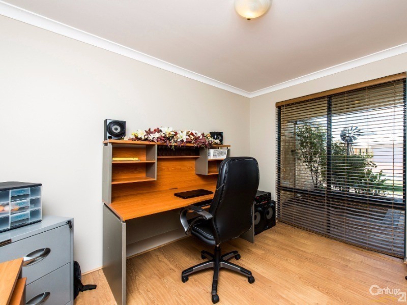 15 Eriskay Terrace, Henley Brook WA 6055