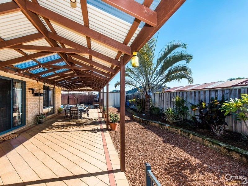 15 Eriskay Terrace, Henley Brook WA 6055