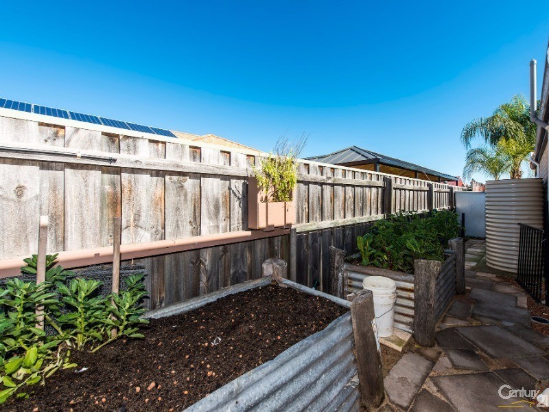 15 Eriskay Terrace, Henley Brook WA 6055