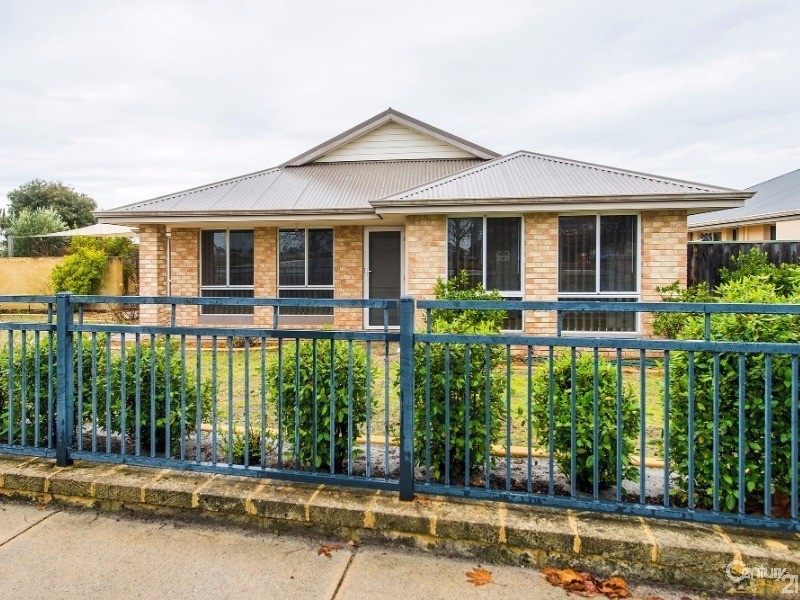 2 Flora Valley Grove, Ellenbrook WA 6069