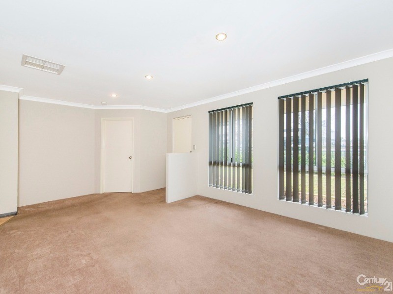 2 Flora Valley Grove, Ellenbrook WA 6069