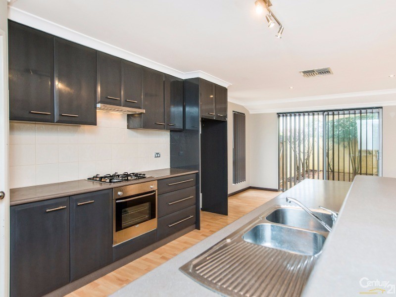 2 Flora Valley Grove, Ellenbrook WA 6069