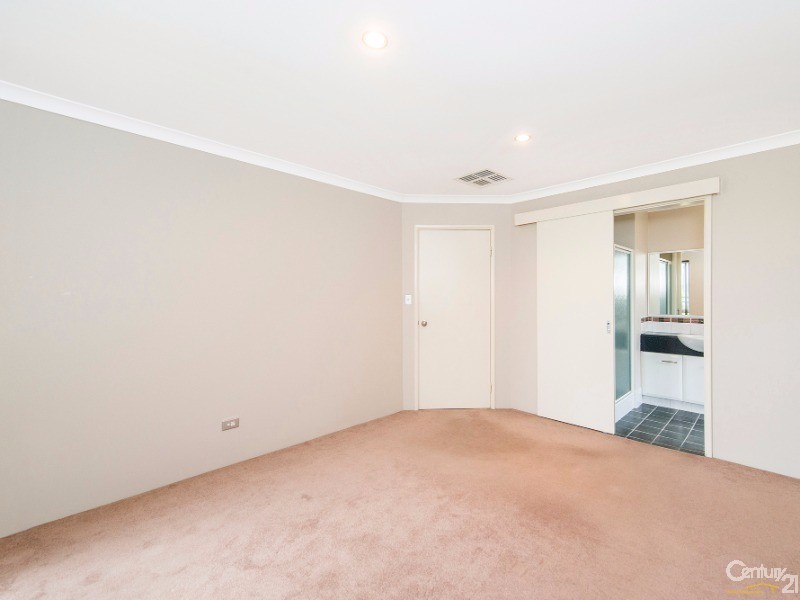 2 Flora Valley Grove, Ellenbrook WA 6069