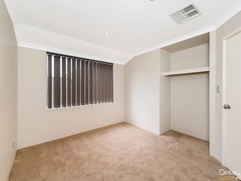 2 Flora Valley Grove, Ellenbrook WA 6069