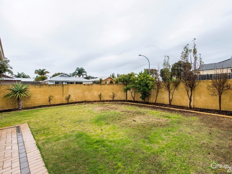 2 Flora Valley Grove, Ellenbrook WA 6069