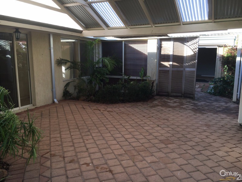16 Angophora Avenue, Ellenbrook WA 6069