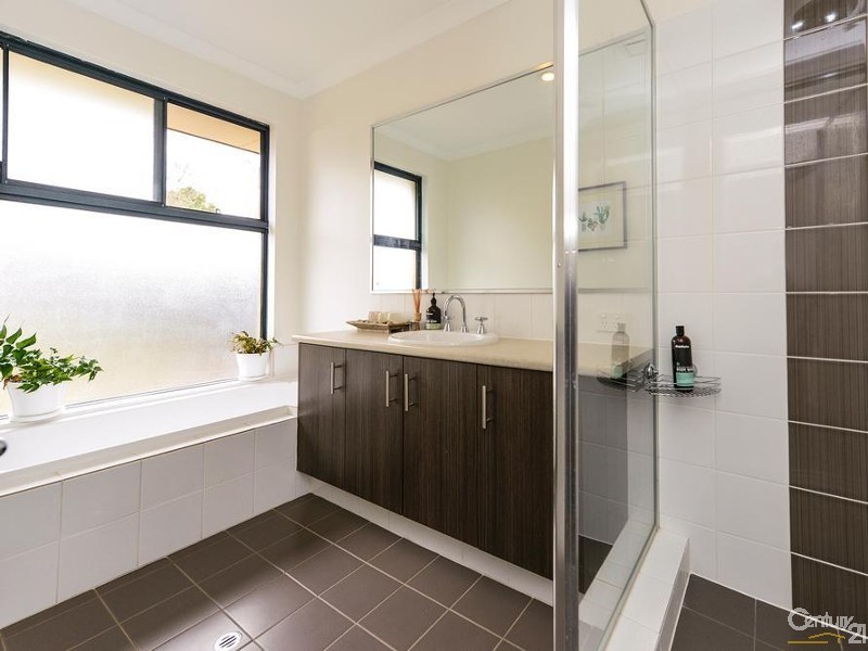 63 Bellazario Prom, Aveley WA 6069