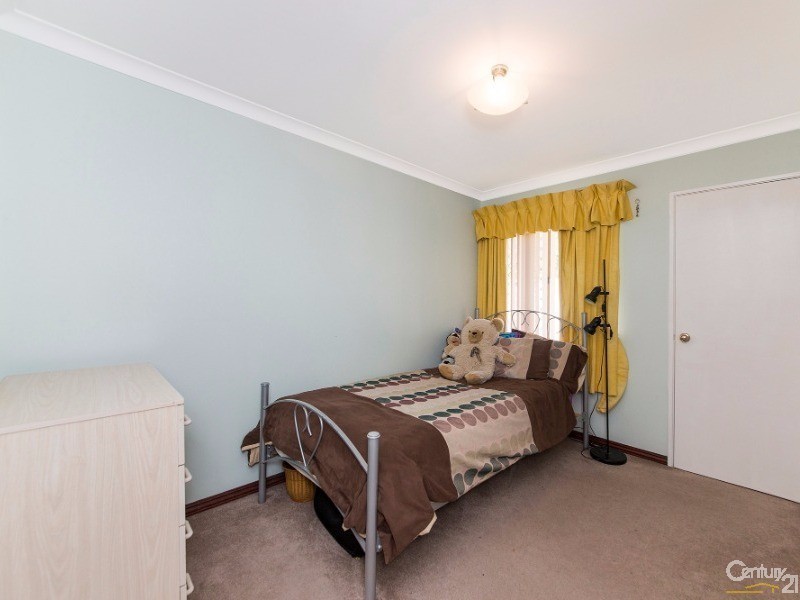 18 Antrim Court, Woodvale WA 6026