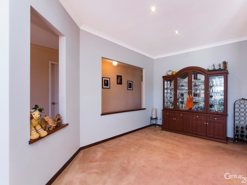 18 Antrim Court, Woodvale WA 6026