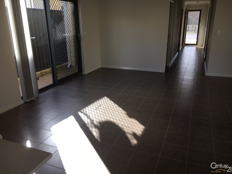 5 Cinnibar Bend, Aveley WA 6069