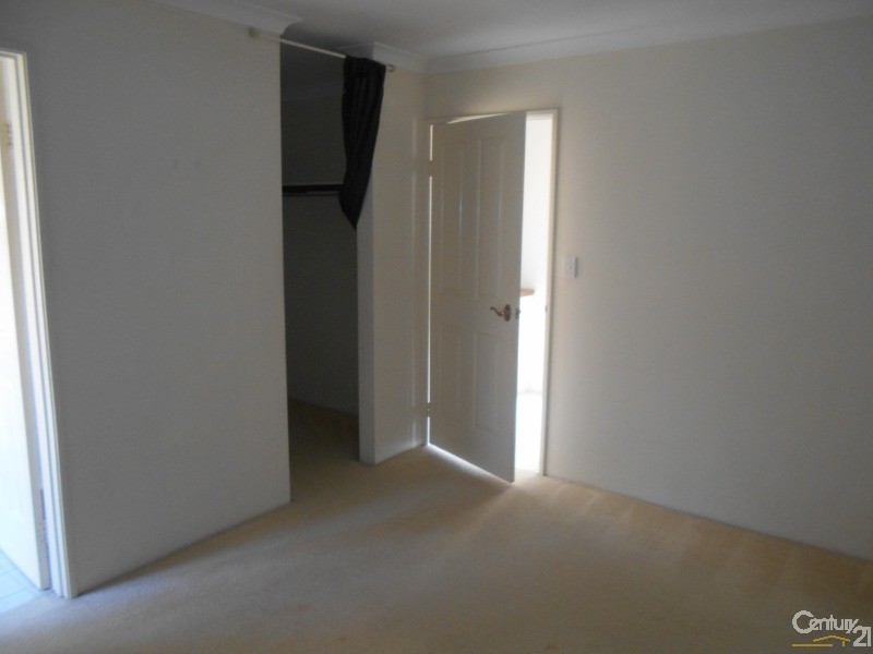 10 Keppoch Court, Kinross WA 6028