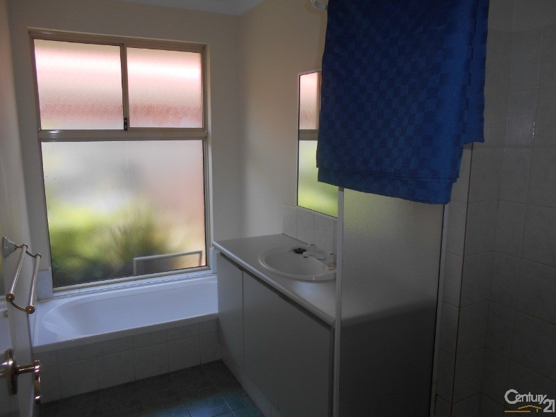 10 Keppoch Court, Kinross WA 6028