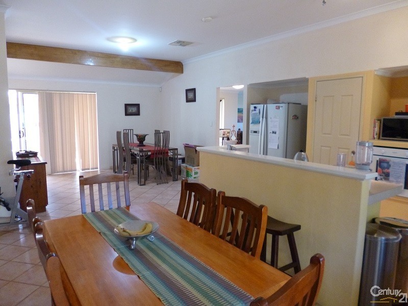 4 Galway Court, Mindarie WA 6030