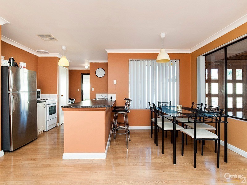 5 Dimitrios Ct, Hocking WA 6065